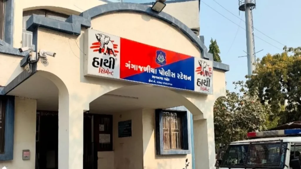 Bhavnagar Youth Attacked